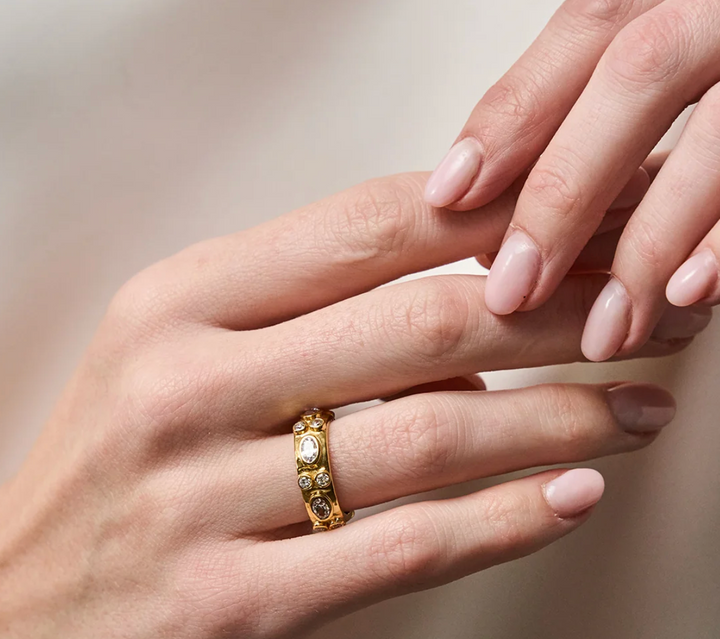 Maharani Hammered Ring - Clear Cubic Zirconia