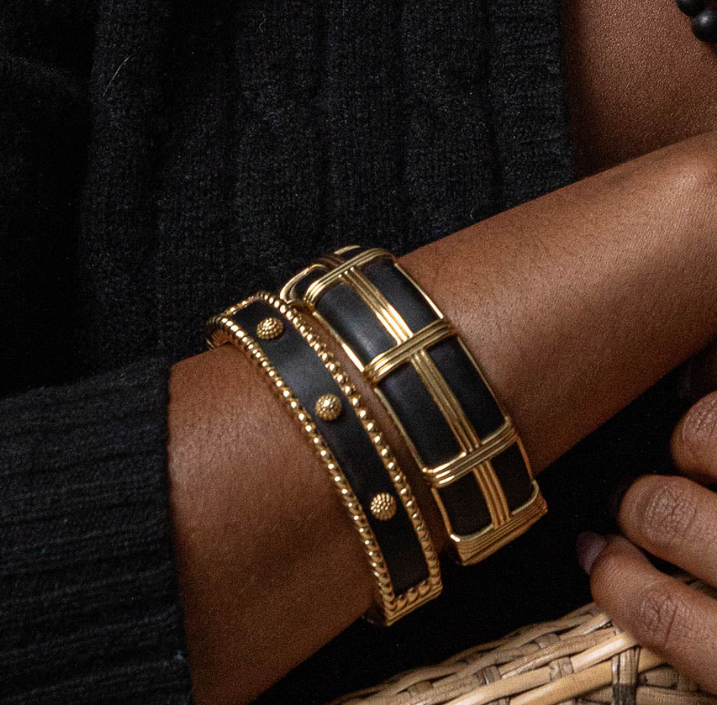 Gaia Hinged Bangle - Ebony