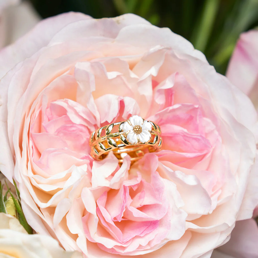 Villandry Fleur Vine Ring - Mother of Pearl